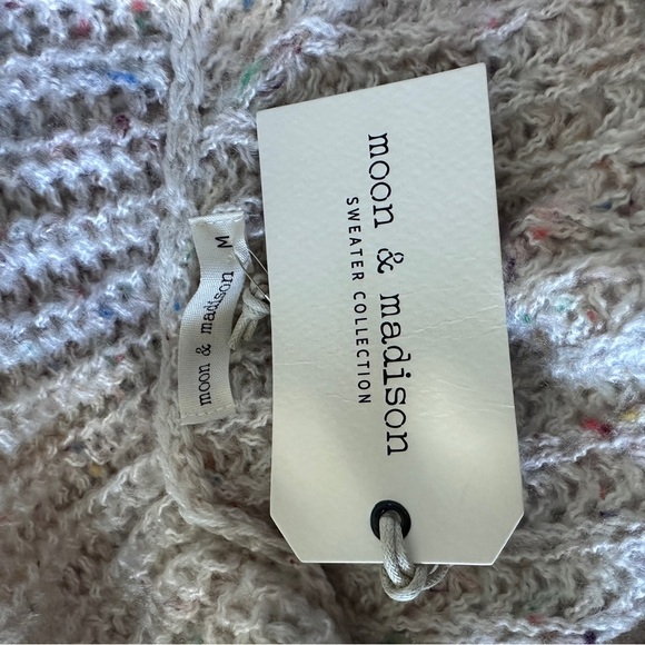 Moon & Madison Beige Speckled Cowl Neck Cropped Sweater Women's Size Medium NWT - Picture 15 of 15